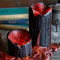 Schwarze Stumpenkerze Mit Vampir Blut 15cm -Karnevalskostüme Herren Verkäufe blutende schwarze vampir stumpenkerze black vampire pillar candle with blood tears 50663 04