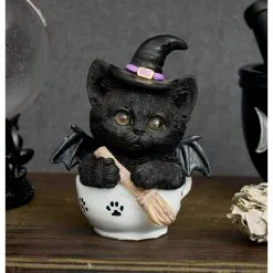 Schwarzes Hexen Kätzchen Mit Hexenbesen In Teetasse -Karnevalskostüme Herren Verkäufe schwarzes hexen kaetzchen in teetasse blck witch cat in tea cup halloween tichsdeko halloween figur 50723 06